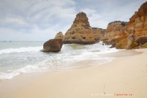 Пляж “Praia da Marinha”