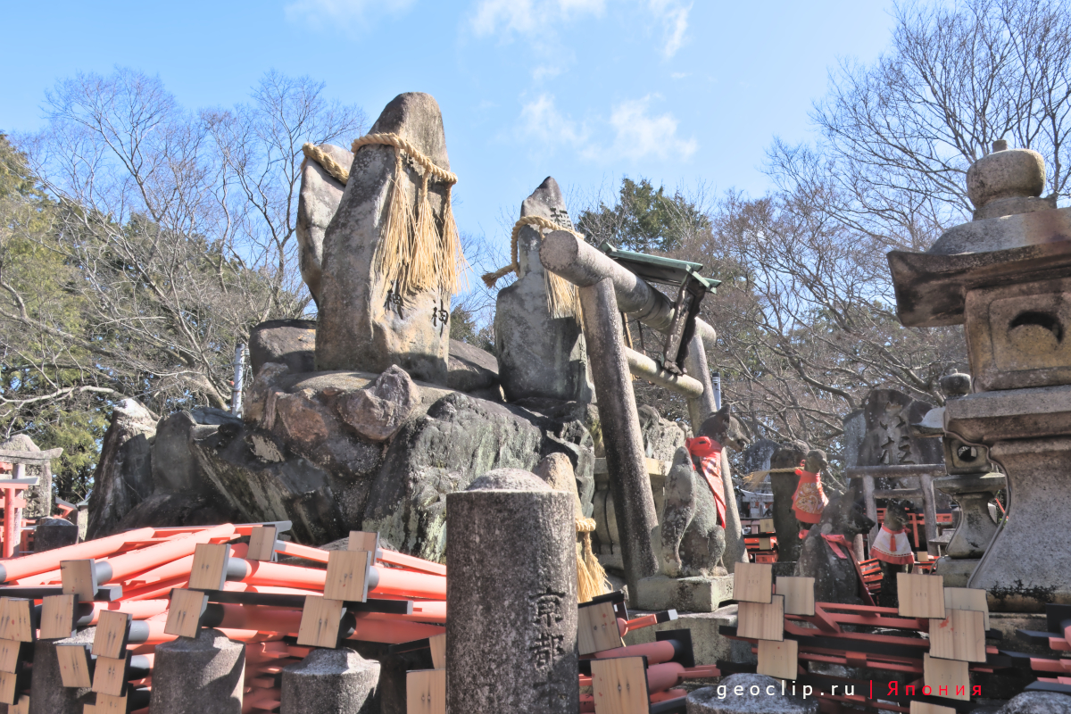 Святилище на вершине Fushimi inari