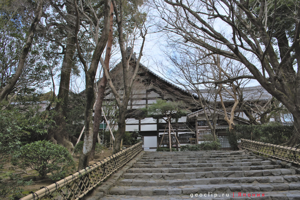 Вход в сад камней Ryōan-ji