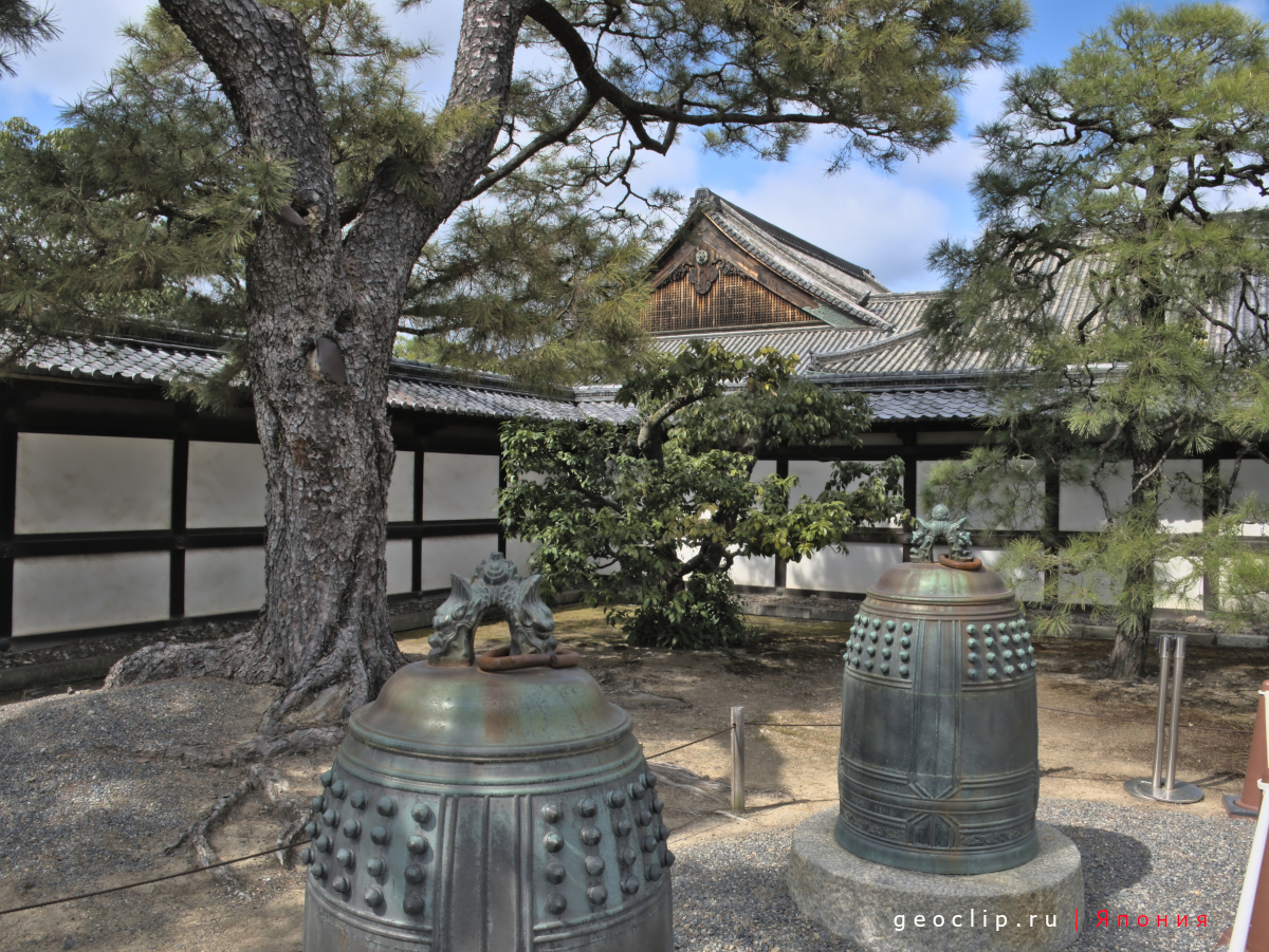 В замке Nijo-jo